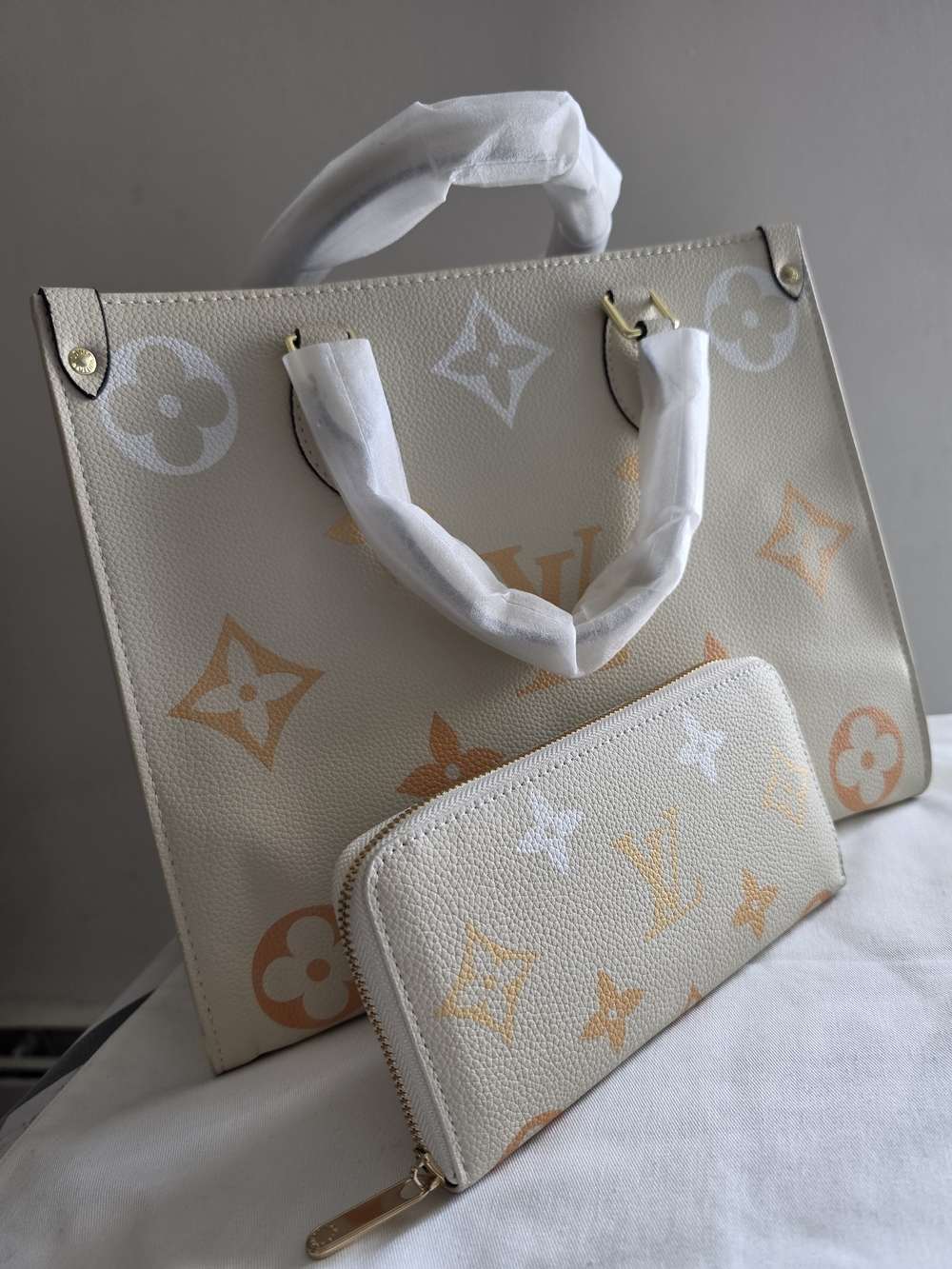 Beige Tote with Matching Wallet